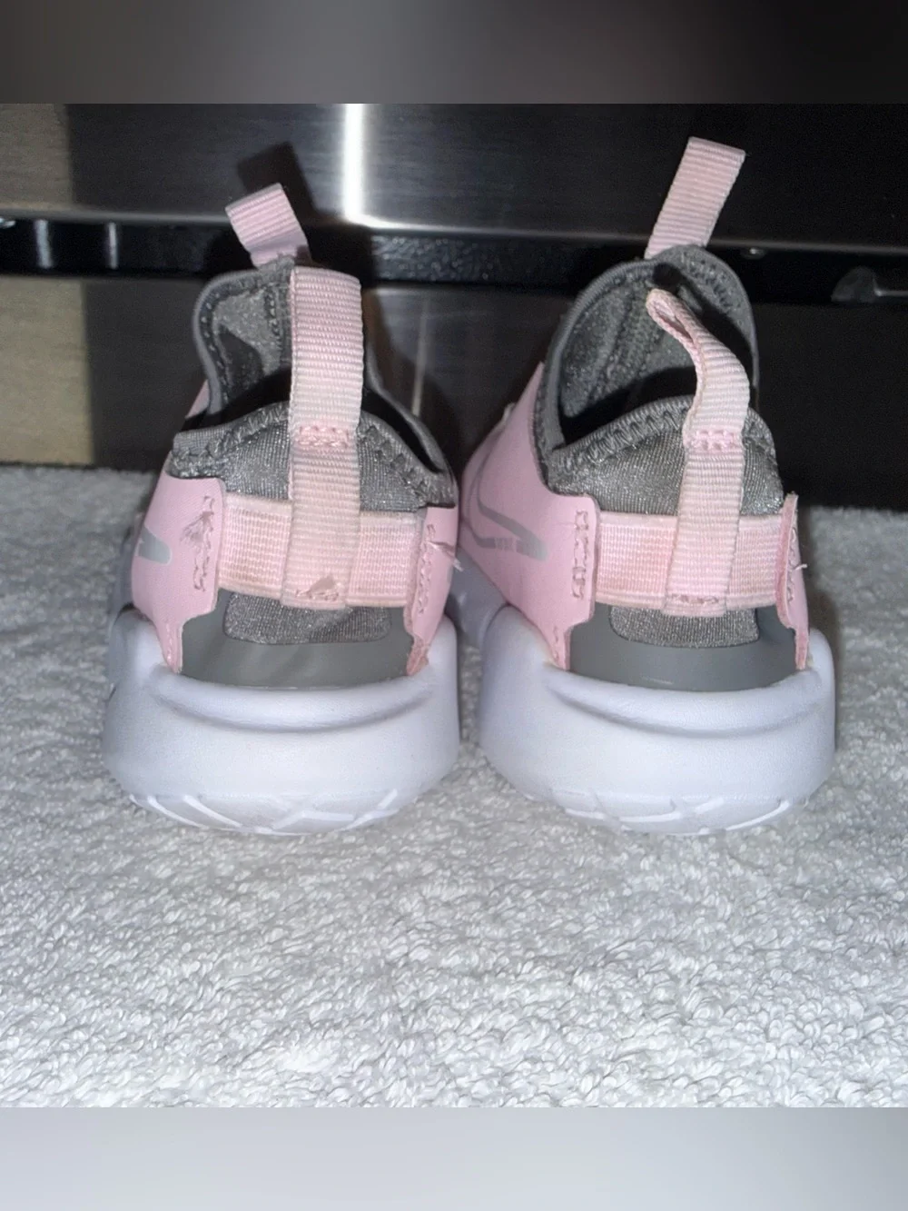 Nike‎ Kids Pink & Gray Slip-On Flex Runner 2 Size 9C Athletic Sneakers
